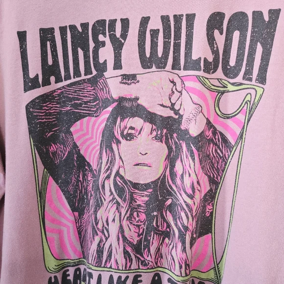 Lainey Wilson Graphic Tee (3X) - Picture 4 of 4
